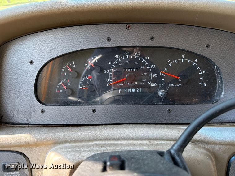 image for item FB5875 2002 National RV Sea Breeze RV