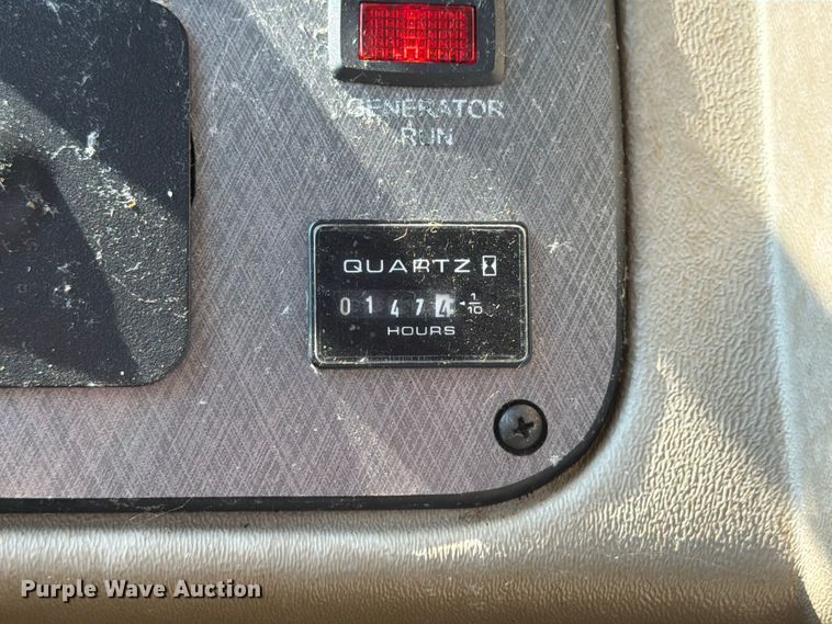 image for item FB5875 2002 National RV Sea Breeze RV