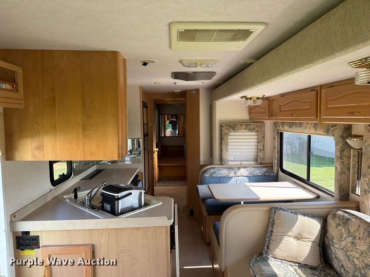 image for item FB5875 2002 National RV Sea Breeze RV