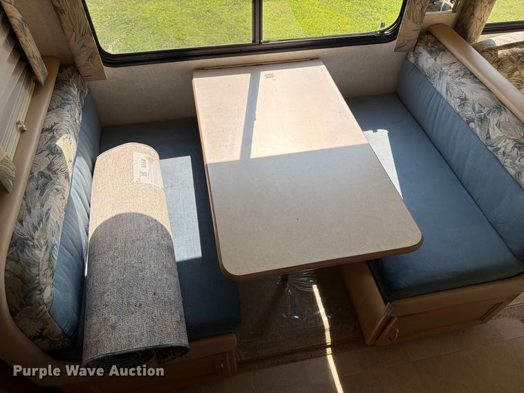 image for item FB5875 2002 National RV Sea Breeze RV