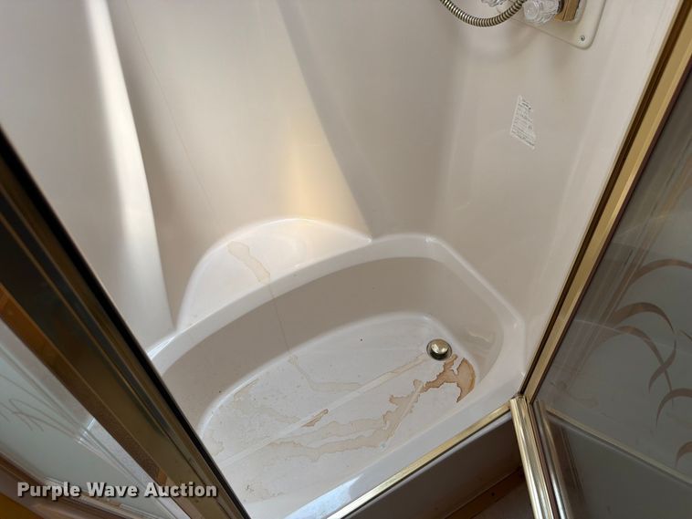 image for item FB5875 2002 National RV Sea Breeze RV