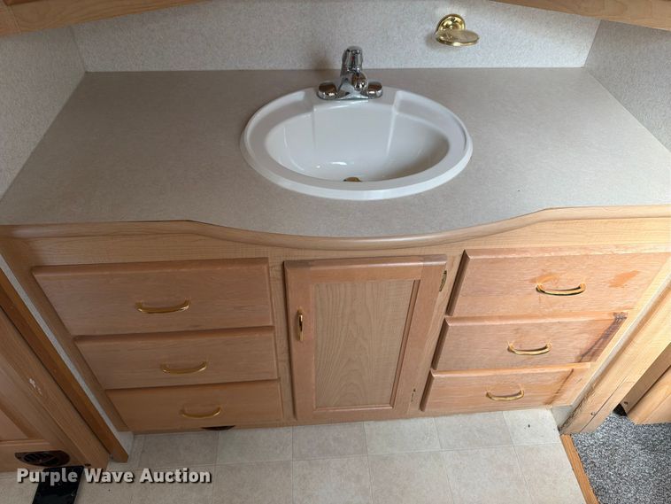 image for item FB5875 2002 National RV Sea Breeze RV