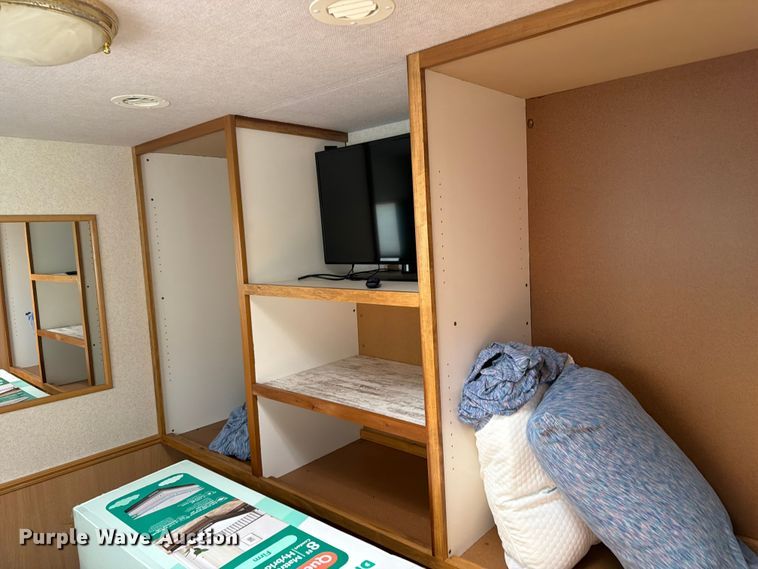 image for item FB5875 2002 National RV Sea Breeze RV