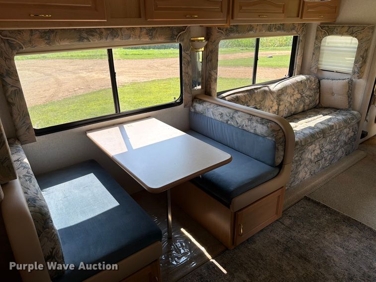 image for item FB5875 2002 National RV Sea Breeze RV