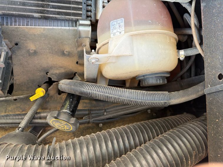 image for item FB5875 2002 National RV Sea Breeze RV
