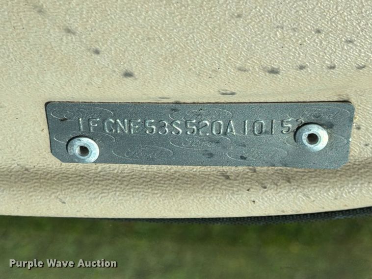 image for item FB5875 2002 National RV Sea Breeze RV