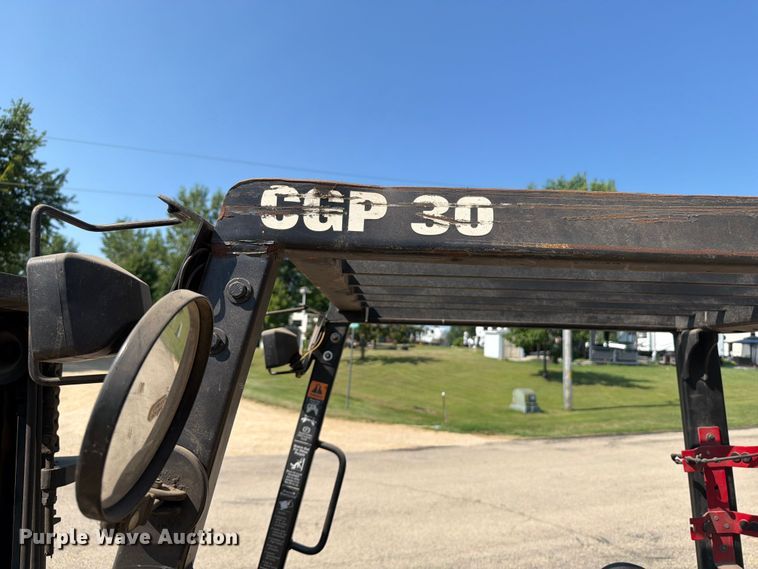 image for item FB5876 Clark CGP-30 forklift