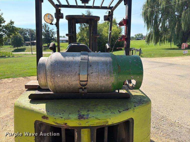 image for item FB5876 Clark CGP-30 forklift