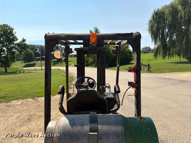 image for item FB5876 Clark CGP-30 forklift