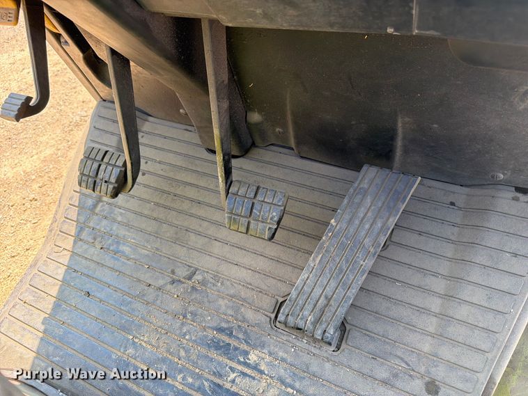 image for item FB5876 Clark CGP-30 forklift