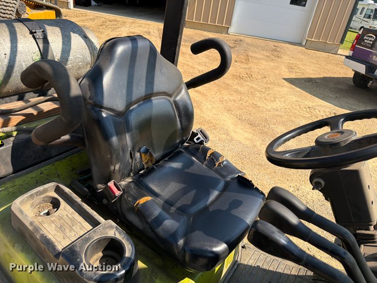 image for item FB5876 Clark CGP-30 forklift