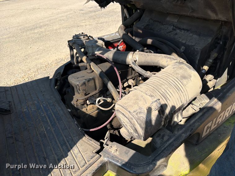 image for item FB5876 Clark CGP-30 forklift