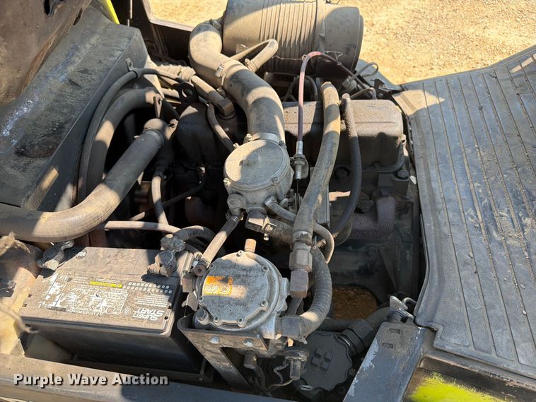 image for item FB5876 Clark CGP-30 forklift