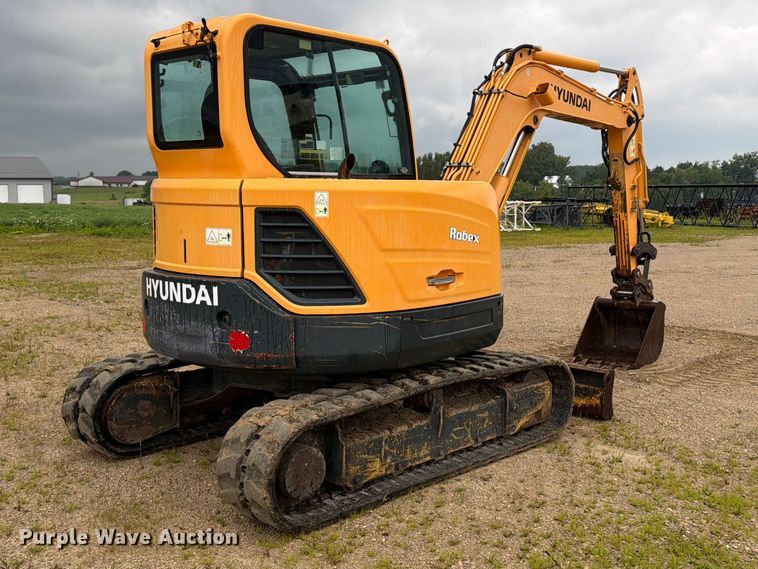image for item FB5878 2015 Hyundai Robex 60CR-9A mini excavator