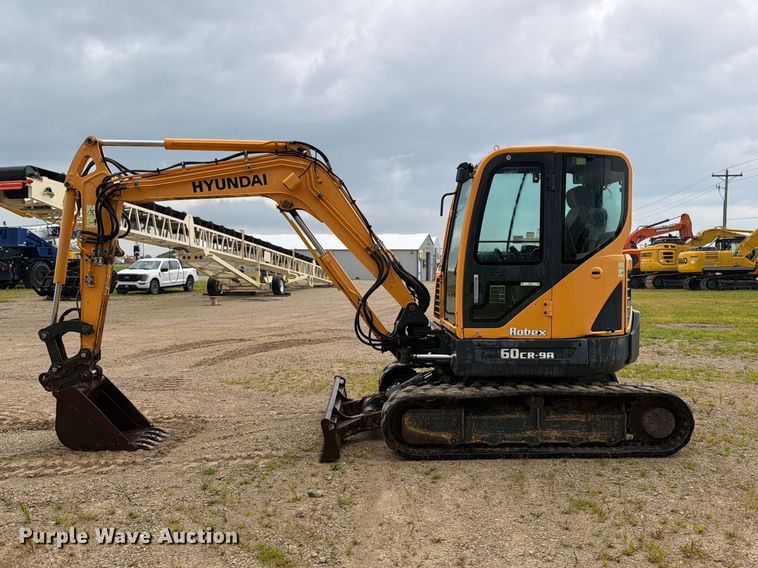 image for item FB5878 2015 Hyundai Robex 60CR-9A mini excavator