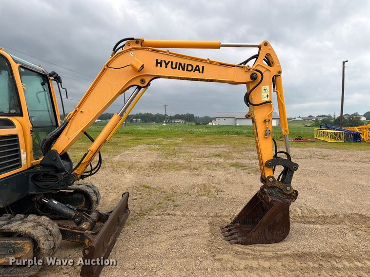 image for item FB5878 2015 Hyundai Robex 60CR-9A mini excavator