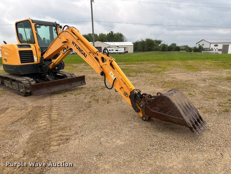 image for item FB5878 2015 Hyundai Robex 60CR-9A mini excavator