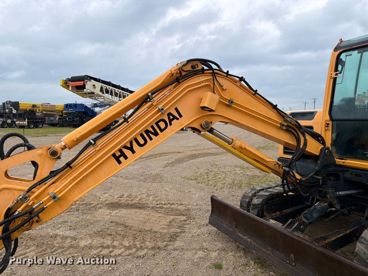 image for item FB5878 2015 Hyundai Robex 60CR-9A mini excavator