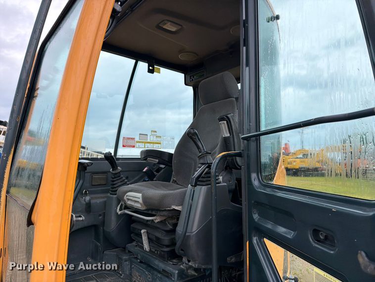 image for item FB5878 2015 Hyundai Robex 60CR-9A mini excavator