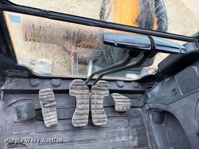 image for item FB5878 2015 Hyundai Robex 60CR-9A mini excavator