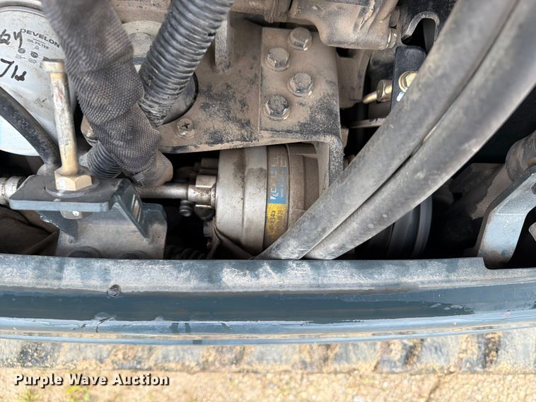 image for item FB5878 2015 Hyundai Robex 60CR-9A mini excavator