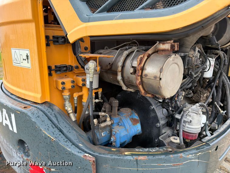 image for item FB5878 2015 Hyundai Robex 60CR-9A mini excavator