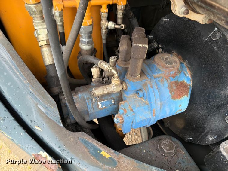 image for item FB5878 2015 Hyundai Robex 60CR-9A mini excavator