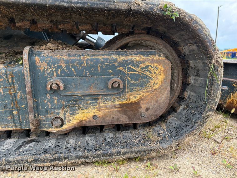image for item FB5878 2015 Hyundai Robex 60CR-9A mini excavator