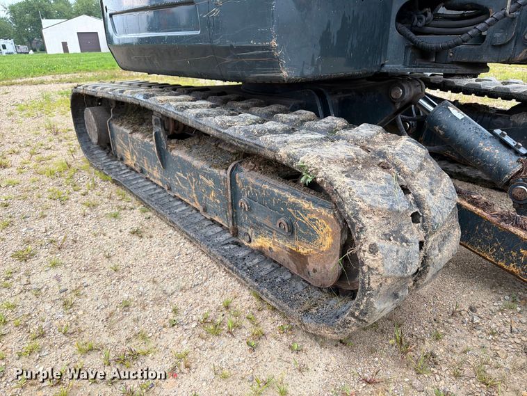 image for item FB5878 2015 Hyundai Robex 60CR-9A mini excavator