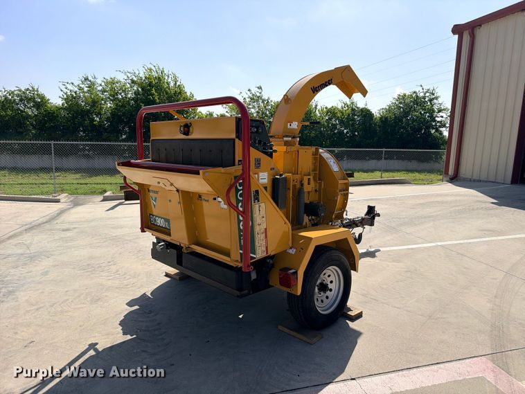 image for item FB8267 2022 Vermeer BC900XL wood chipper