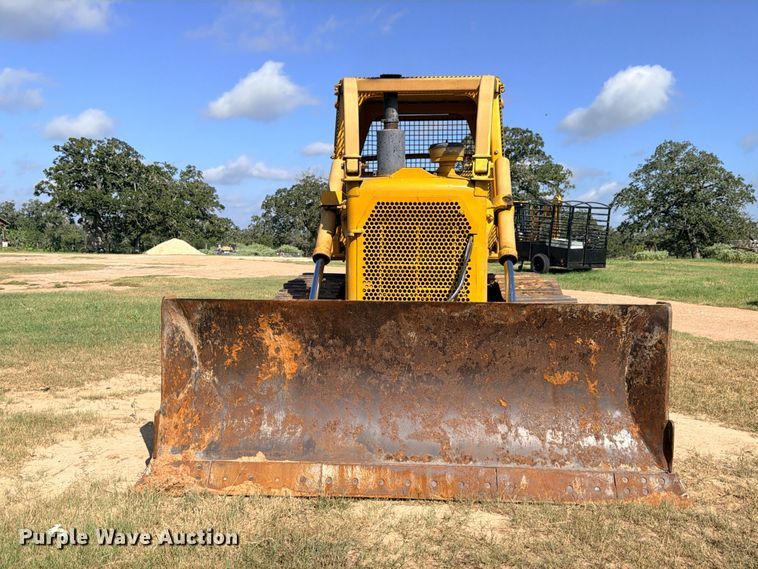 image for item FB8276 1977 Caterpillar D6D dozer