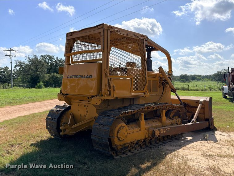 image for item FB8276 1977 Caterpillar D6D dozer
