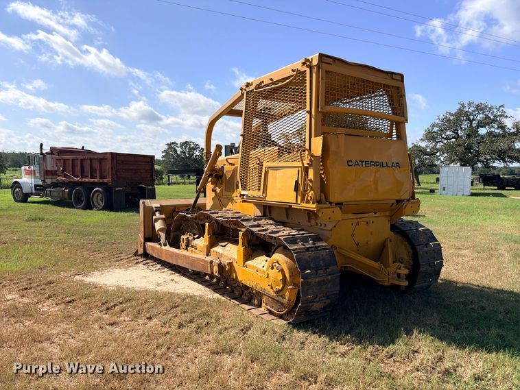 image for item FB8276 1977 Caterpillar D6D dozer