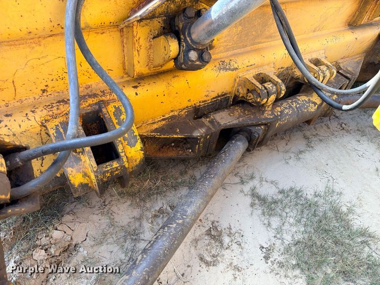 image for item FB8276 1977 Caterpillar D6D dozer