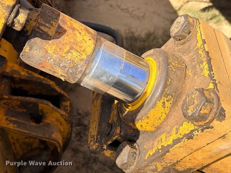 image for item FB8276 1977 Caterpillar D6D dozer
