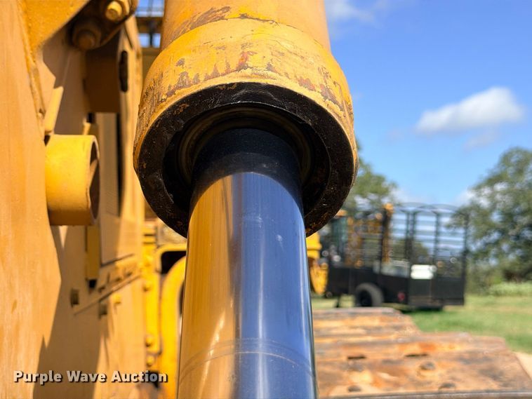 image for item FB8276 1977 Caterpillar D6D dozer