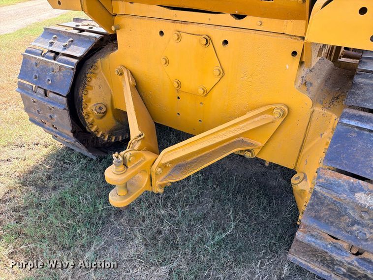 image for item FB8276 1977 Caterpillar D6D dozer