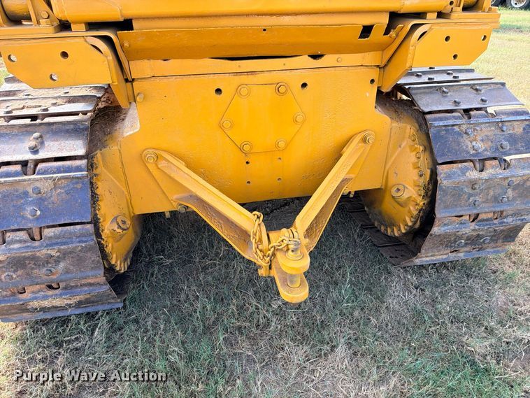 image for item FB8276 1977 Caterpillar D6D dozer