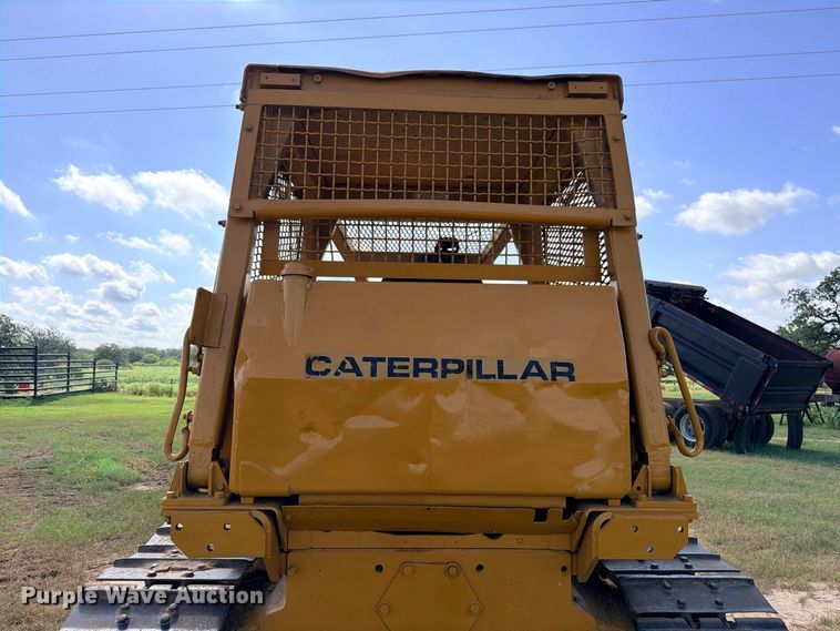 image for item FB8276 1977 Caterpillar D6D dozer