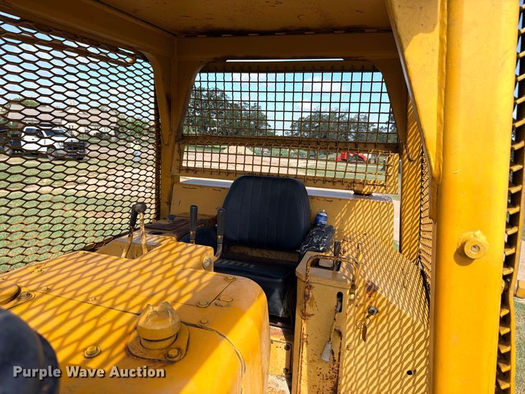 image for item FB8276 1977 Caterpillar D6D dozer