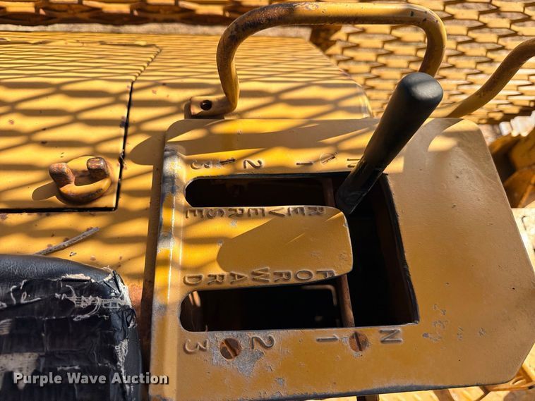 image for item FB8276 1977 Caterpillar D6D dozer