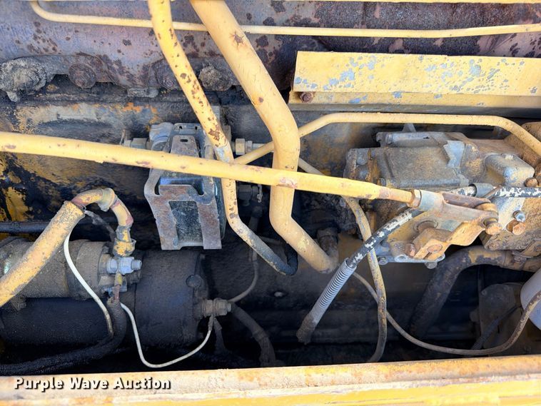 image for item FB8276 1977 Caterpillar D6D dozer