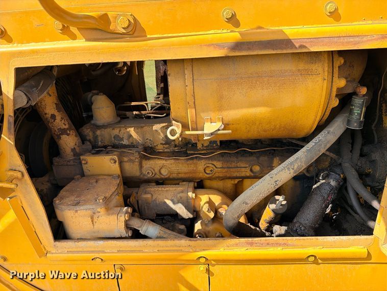 image for item FB8276 1977 Caterpillar D6D dozer