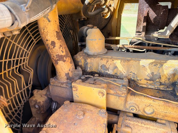 image for item FB8276 1977 Caterpillar D6D dozer