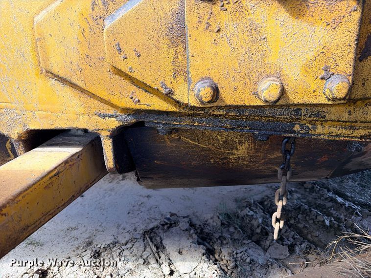 image for item FB8276 1977 Caterpillar D6D dozer
