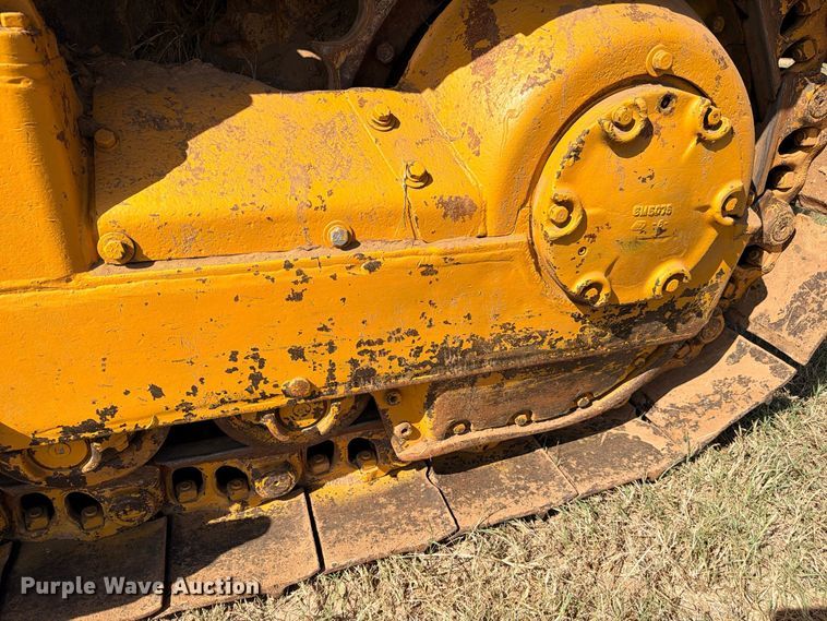 image for item FB8276 1977 Caterpillar D6D dozer