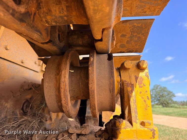 image for item FB8276 1977 Caterpillar D6D dozer