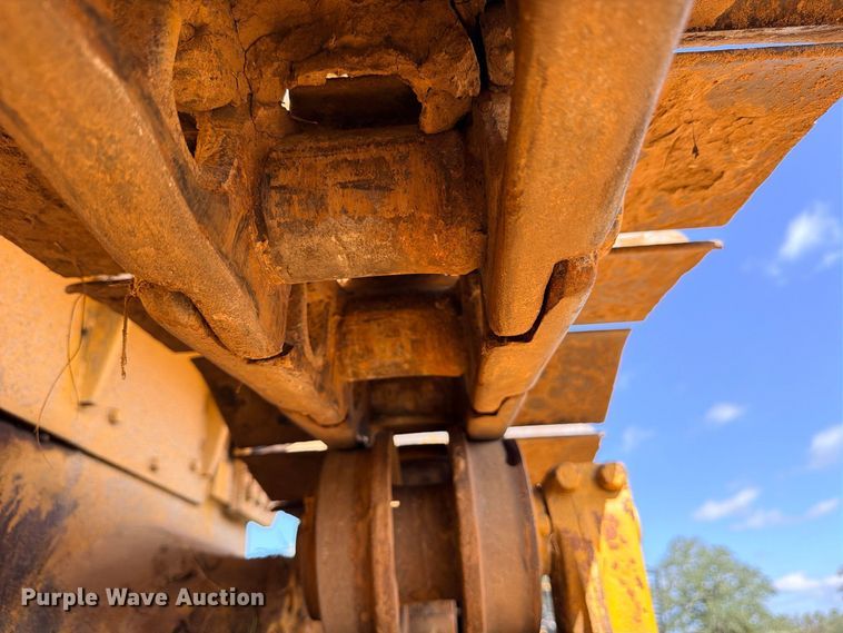 image for item FB8276 1977 Caterpillar D6D dozer