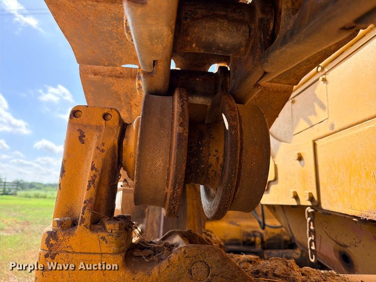 image for item FB8276 1977 Caterpillar D6D dozer