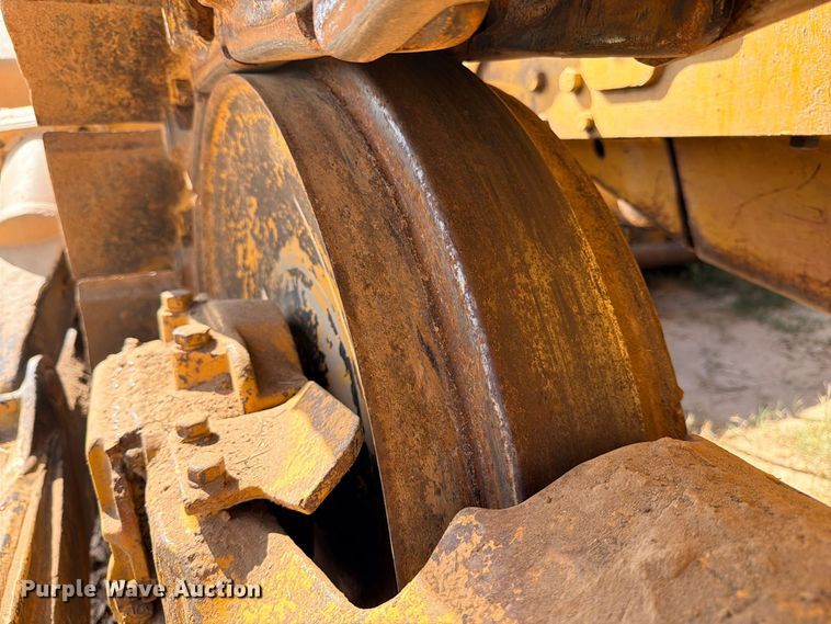image for item FB8276 1977 Caterpillar D6D dozer